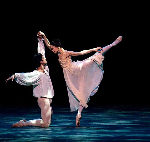 roc-romeo-and-juliet-diana-vishneva-marcelo-gomes-balcony_500